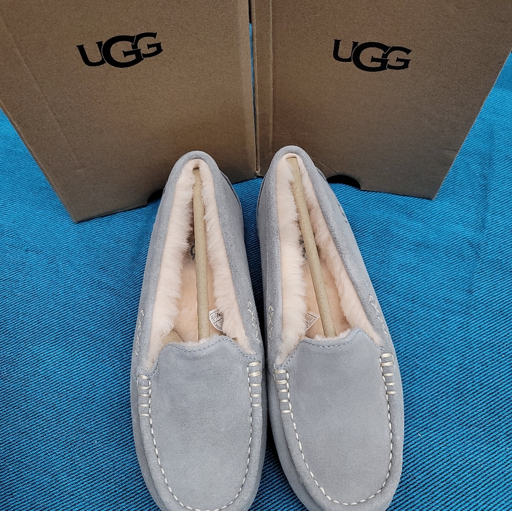 UGG WOMEN'S ANSLEY SLIPPERS